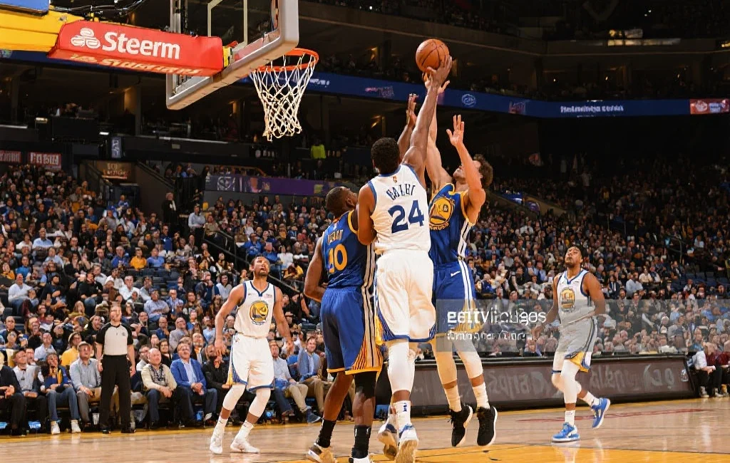 篮球迷必读:详解篮球比赛中的20个常用术语及其含义